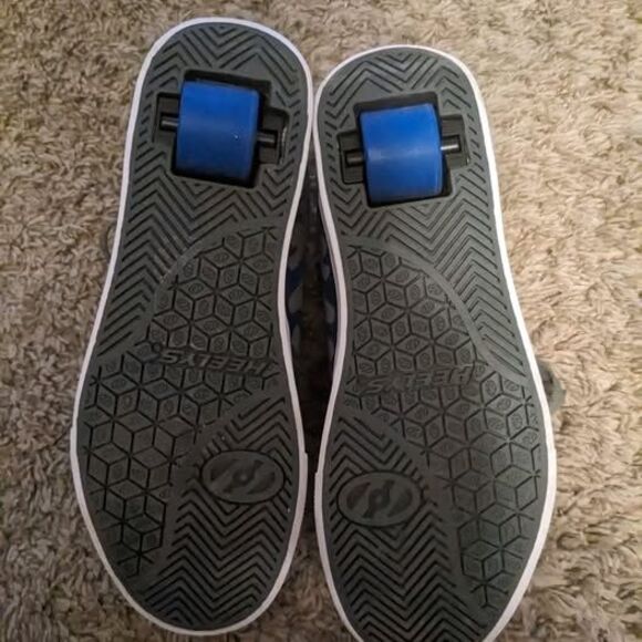 Heelys size 7 big boys - Like New - Picture 2 of 5